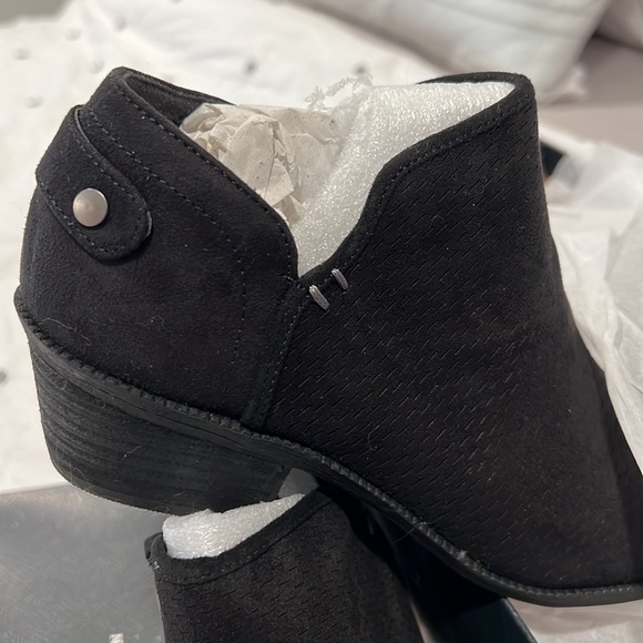 Dr Scholl’s Black booties. New in box. - Picture 2 of 3